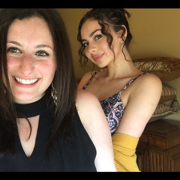 Meet your Posher, Ava - Picture 3 of 4