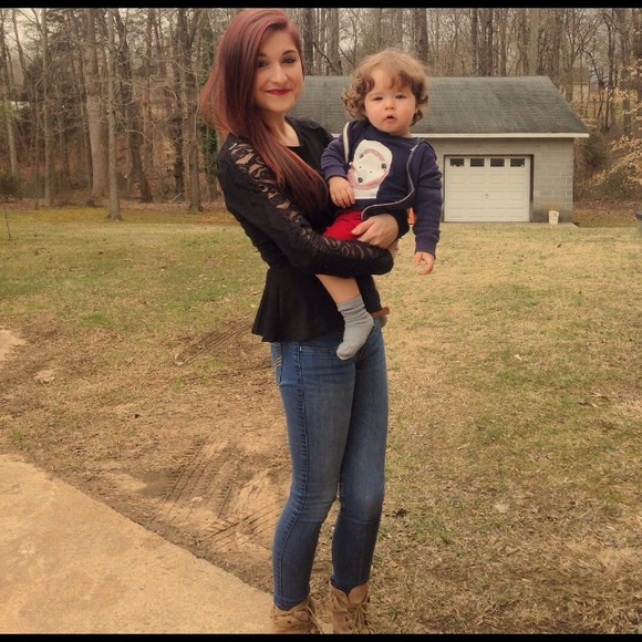 Meet your Posher, Kendra - Picture 2 of 3