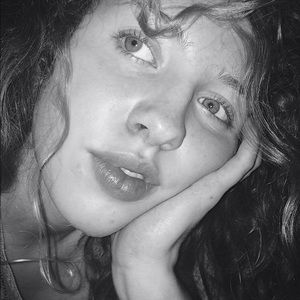 Meet your Posher, Chloe