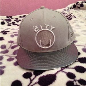 Grey "the City" hat