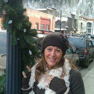 Meet your Posher, Debra