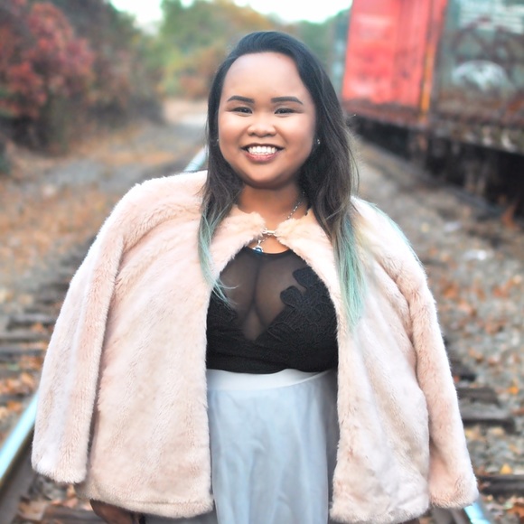 Meet your Posher, Guitana - Picture 2 of 8