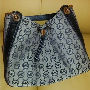 Meet your Posher, Tsigereda