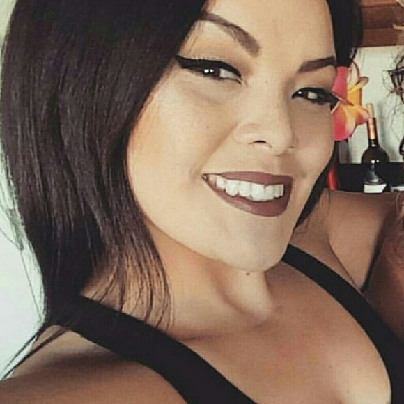 Meet your Posher, Danielle - Picture 1 of 1