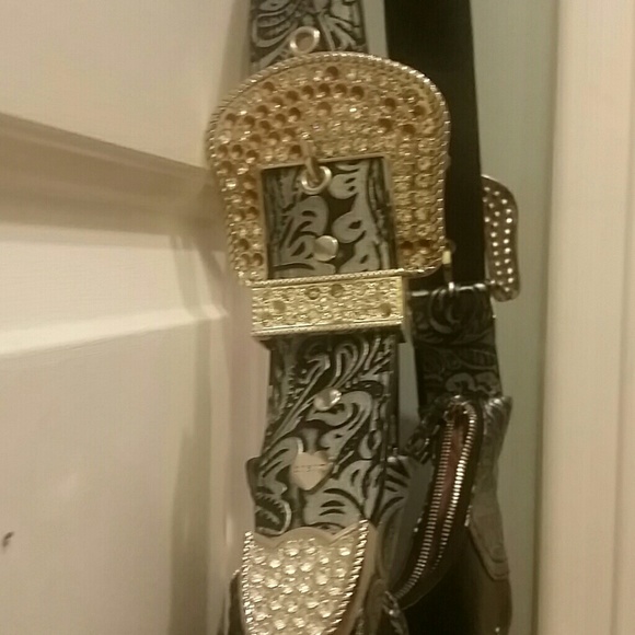 Charm and Luck black shoulder hand bag - Picture 3 of 4