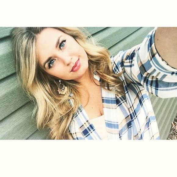 Meet the Posher Other - Meet your Posher, Paige
