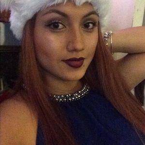 Meet your Posher, Claudia