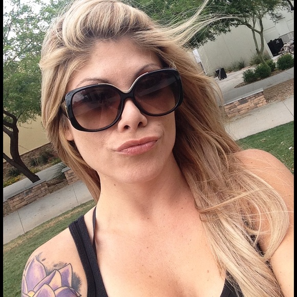 Meet your Posher, Rachel