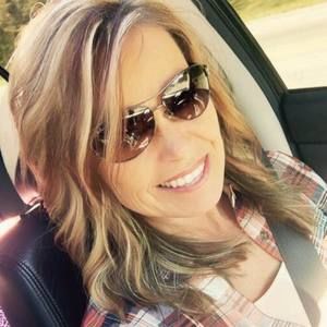 Meet your Posher, Kelli