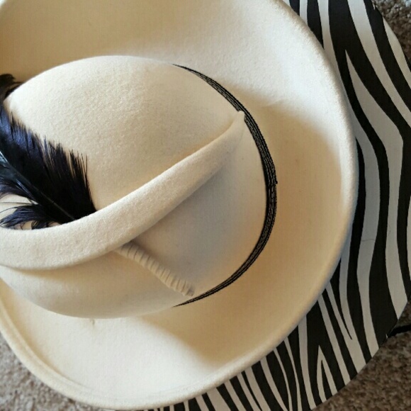 Women's vintage hat