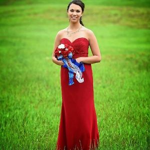 Meet your Posher, Damiana