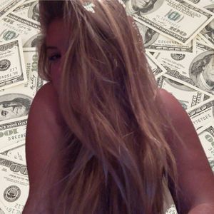 Meet your Posher, Phoebe