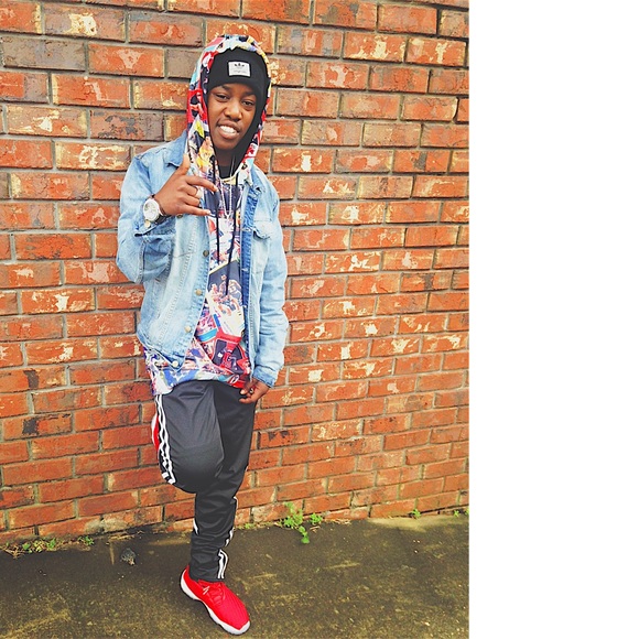 Meet your Posher, Ty