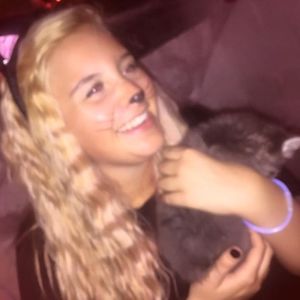 Meet your Posher, Amelia