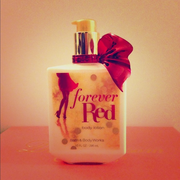 FOREVER RED BODY LOTION 💃🏼💃🏾 NWOT