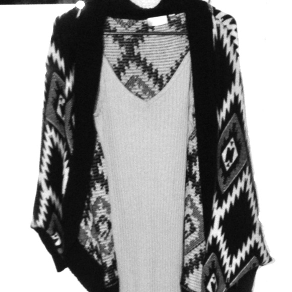 Tribal black & white cover-up