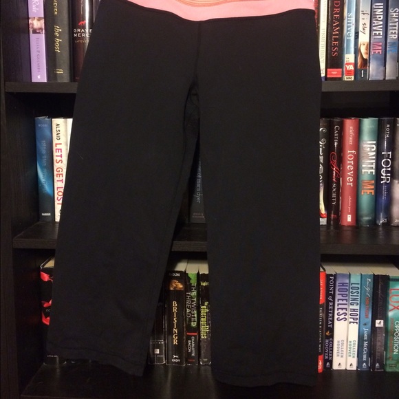 2 pairs of active capris