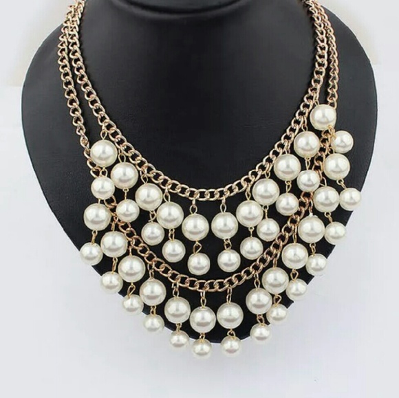 Jewelry - Layer pearl gold necklace