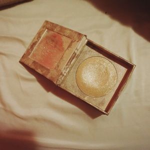 Urban Decay Illuminator/Highlighter