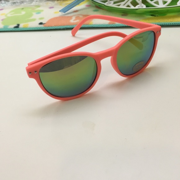 Shades😎