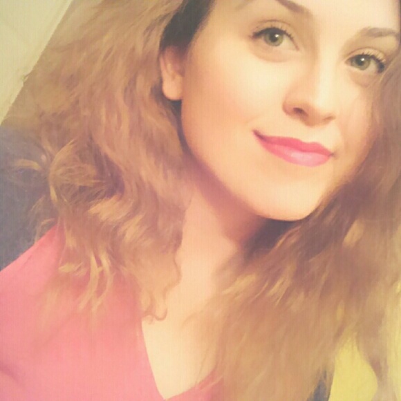 Meet your Posher, Nicole