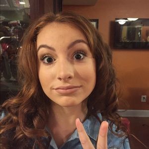 Meet your Posher, Carlee