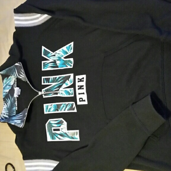 VS Pink half zip pull over