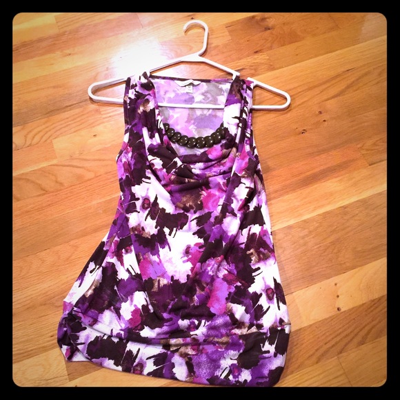 Tank blouse with necklace