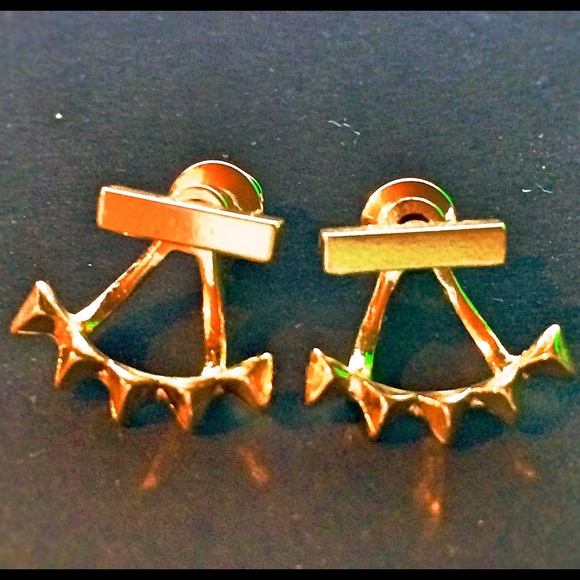 Sunahara 14k gold plated Pyramid ear jacket