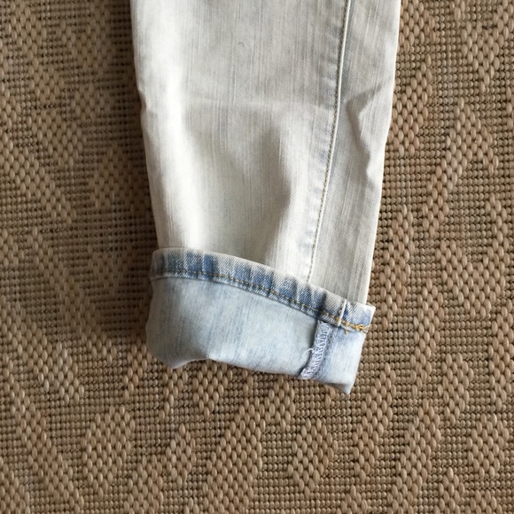 Washed out light blue/white jeans - Picture 2 of 3