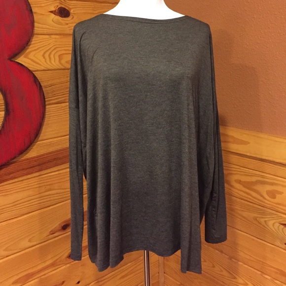 Long sleeve Heather Grey Piko top