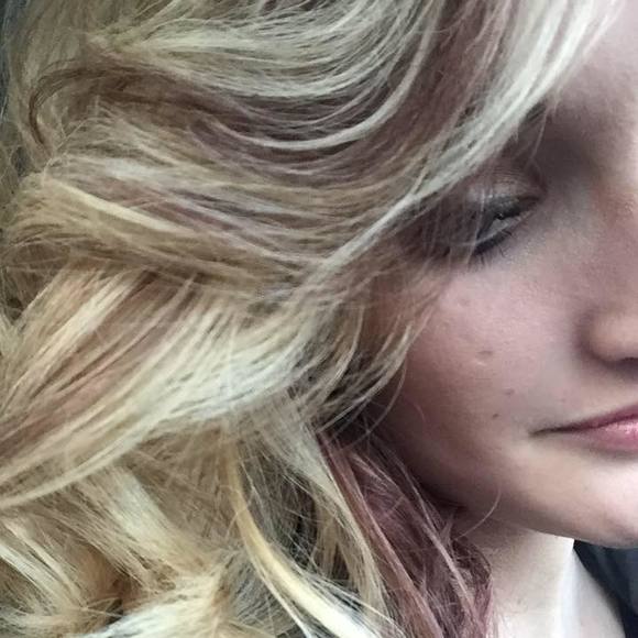 Meet your Posher, Danielle