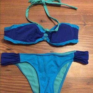 Blue color block bandeau bikini