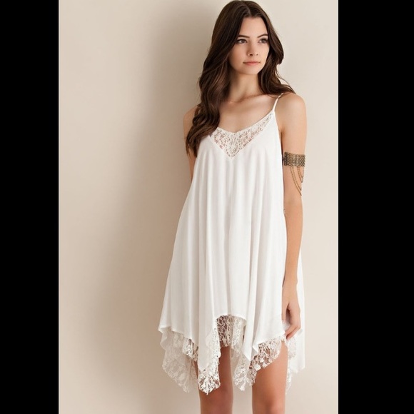 🍾Off-White Lace Trim Handkerchief Hemline - Picture 2 of 4