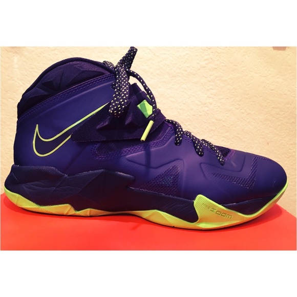 LeBron Zoom Soldier VII Basketball Shoes