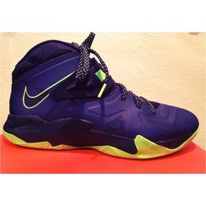 LeBron Zoom Soldier VII Basketball Shoes