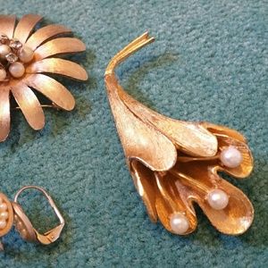 Vintage Fleur Broach