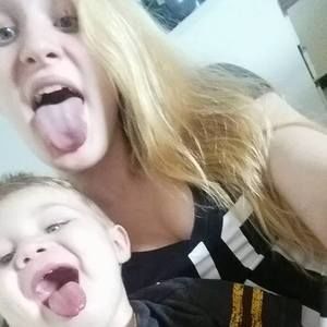 Meet your Posher, Courtney