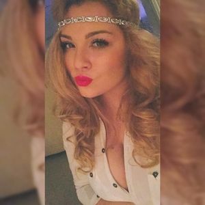 Meet your Posher, Abigail