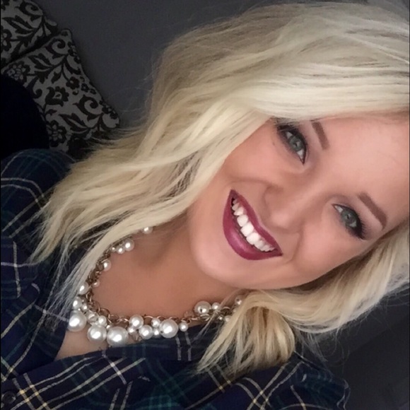 Meet your Posher, Nancy - Picture 2 of 2