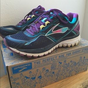 Brooks Ghost 8 running shoes