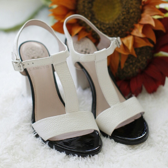 🎉LAST REDUCTION! 🎉Vince Camuto Block Heel Sandal