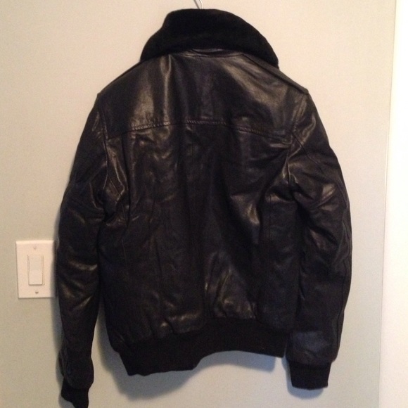 Men's AX black detachable fur collar leather coat. - Picture 4 of 4