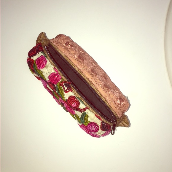 Small cosmetic bag/jewelry case!