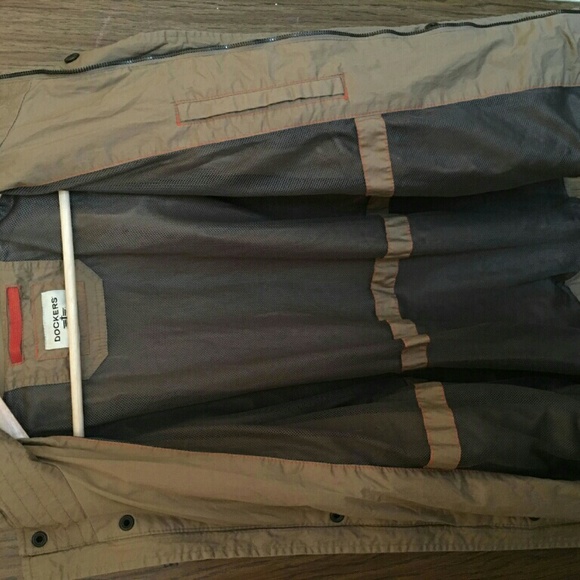 Docker's men's wind/elements jacket - Picture 2 of 4