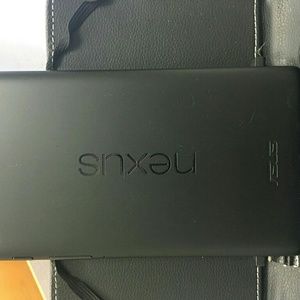 Nexus 7 Gen 2 (newest model) with extras