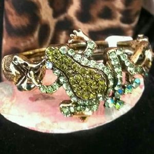Frog bracelet