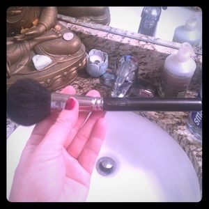 Mac 150 powder brush
