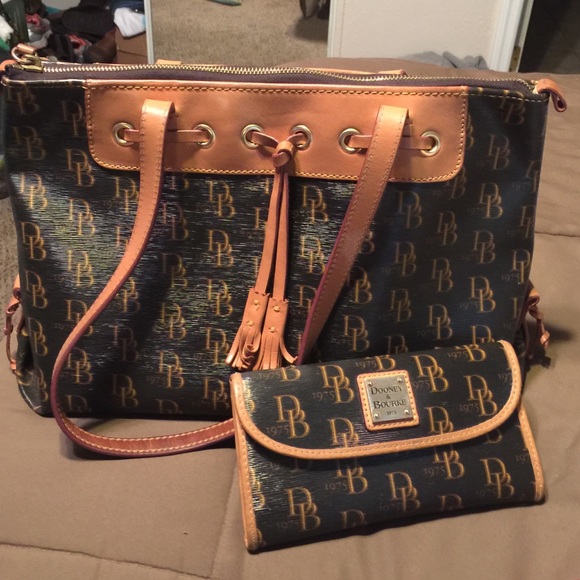 Dooney & Bourke Handbags - Dooney & Bourke handbag and wallet