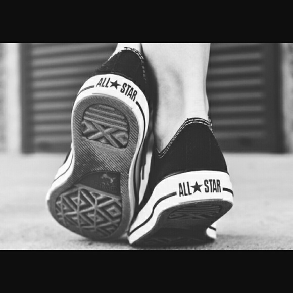 Black Converse (low top)